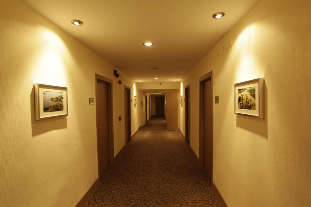 Sivas Hotel Nevv Екстериор снимка